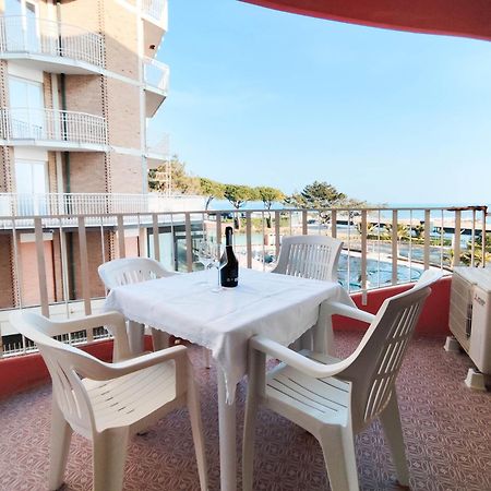 Apartamento Apollo Fronte Mare Lido di Jesolo Exterior foto